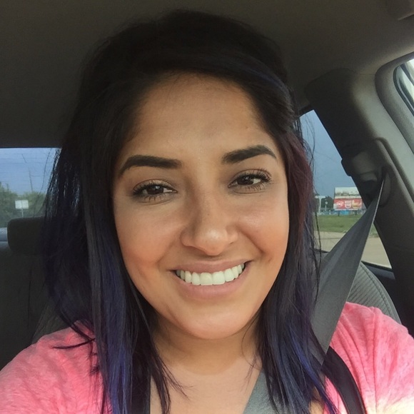 Meet your Posher, Nydia - Picture 1 of 1